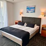 Hotel Holiday Resorts 3*