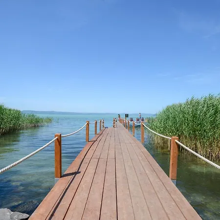 Holiday Resorts Hotel Balatonszarszo