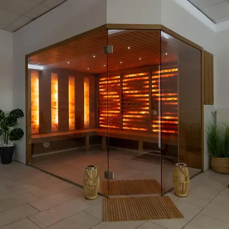 Holiday Resorts Hotell 3*