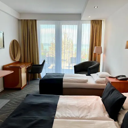 Hotel Holiday Resorts Balatonszarszo