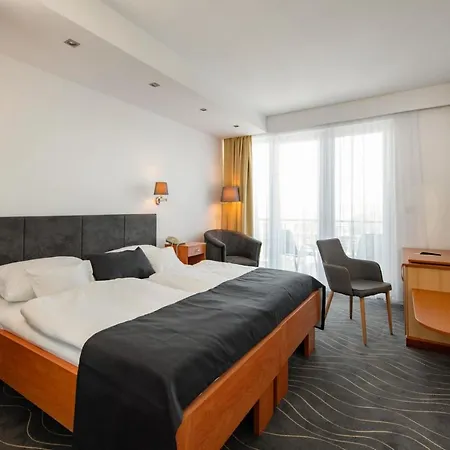 Holiday Resorts 3* Balatonszarszo