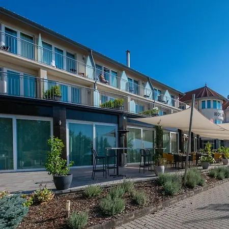 Holiday Resorts Hotel