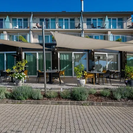 Hotel Holiday Resorts 3*