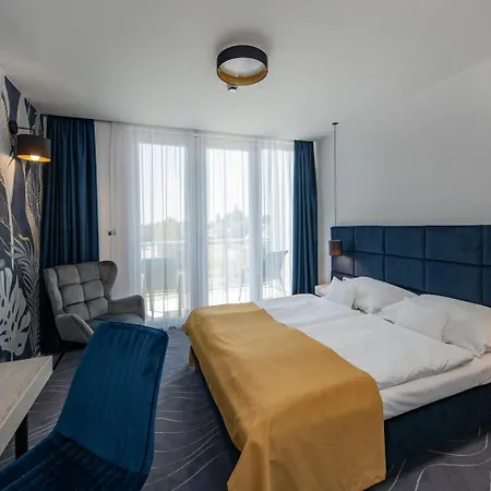 Holiday Resorts מלון 3*