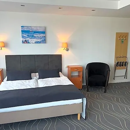 Hotel Holiday Resorts Balatonszarszo