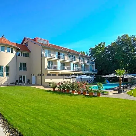 Hotel Holiday Resorts 3*