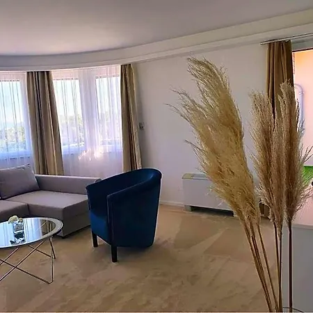 Holiday Resorts Hotel