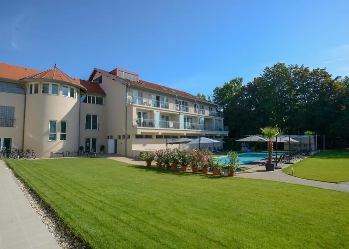 Hotell Holiday Resorts 3*