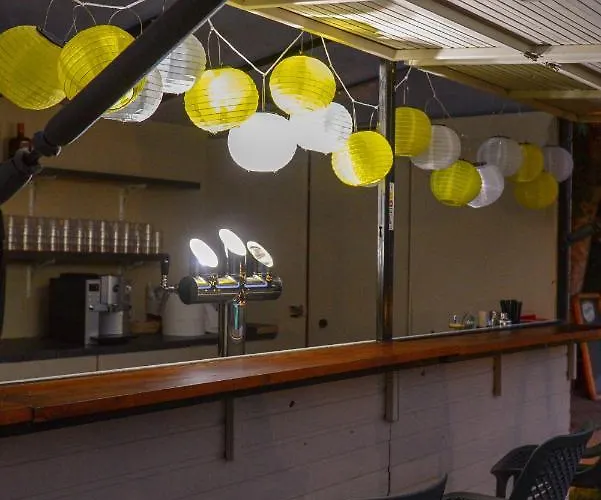 Holiday Resorts ホテル バラトンサールソー