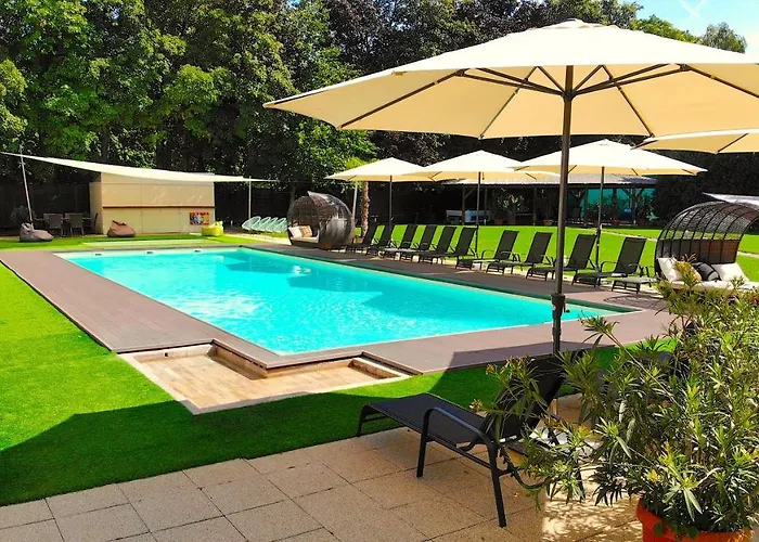Holiday Resorts Ξενοδοχείο Balatonszarszo