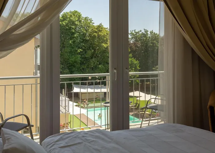 מלון Holiday Resorts באלאטונסארסו