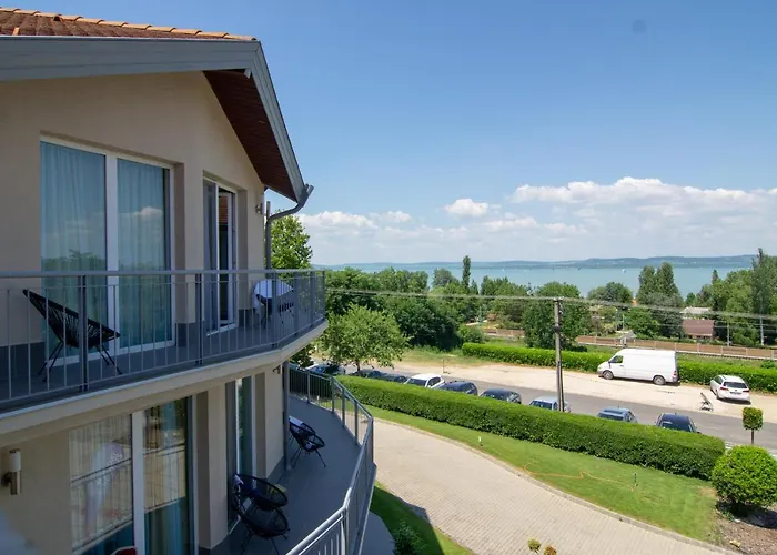 Holiday Resorts Hotell Balatonszarszo