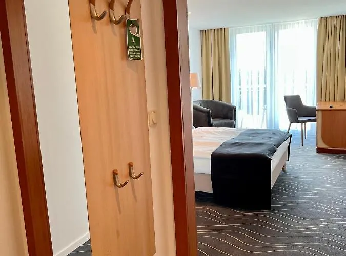 Holiday Resorts ホテル バラトンサールソー