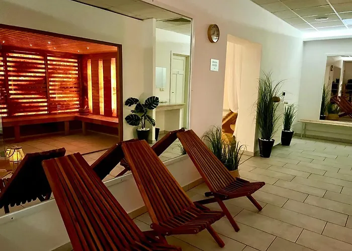 Holiday Resorts מלון 3*