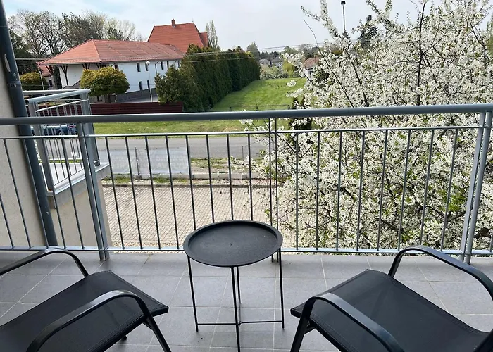 Holiday Resorts מלון 3*