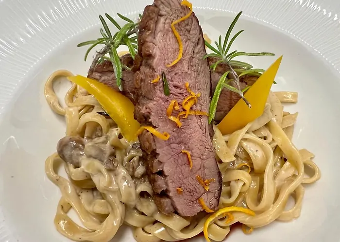 Holiday Resorts מלון 3*