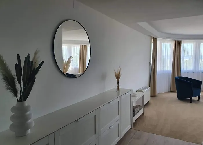 Holiday Resorts מלון 3*