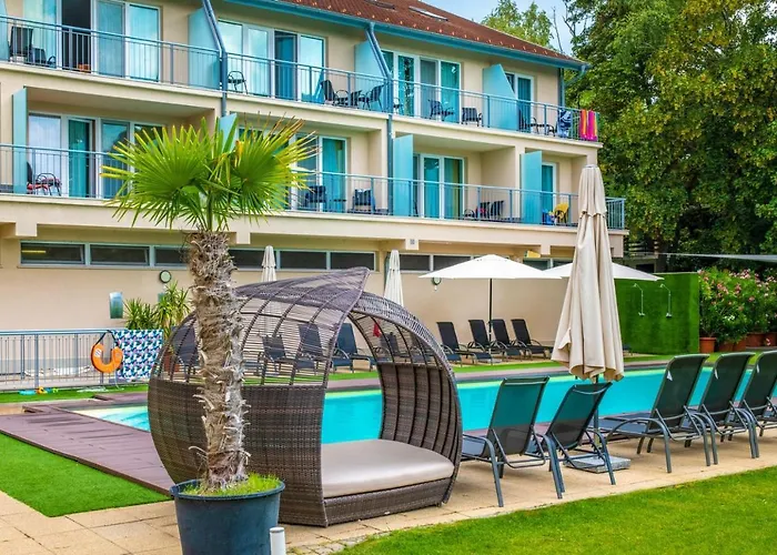 Holiday Resorts באלאטונסארסו